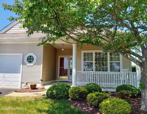24 Halsted Dr, Manchester, NJ 08759