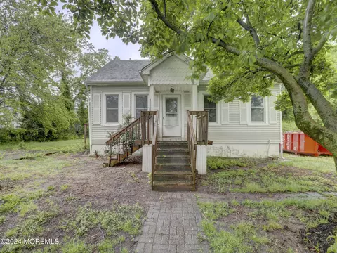 26 E 4th St, Howell, NJ 07731 photo 2