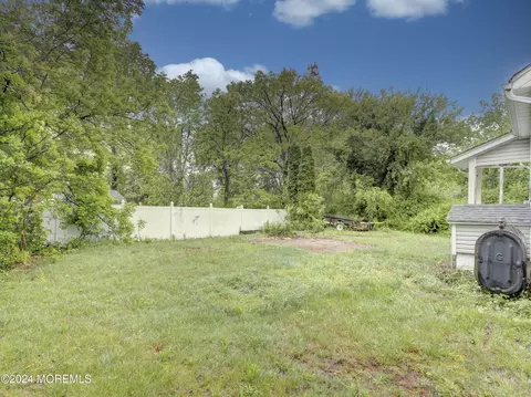 26 E 4th St, Howell, NJ 07731 photo 5