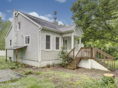 26 E 4th St, Howell, NJ 07731 photo 4