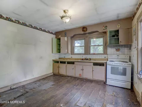 26 E 4th St, Howell, NJ 07731 photo 13