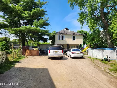 813 Ridge Ave, Lakewood, NJ 08701