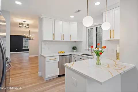 23 Dowing Ln, Jackson, NJ 08527