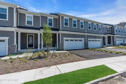 131 Woolley Ct, Oakhurst, NJ 07755
