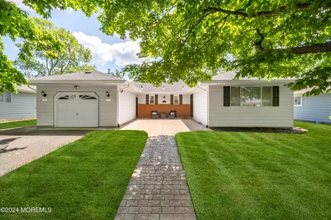 131 Fort De France Ave, Toms River, NJ 08757