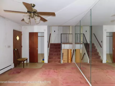 Living - 660 Pine Meadow Rd, Brick, NJ 08724 photo 4 of 7