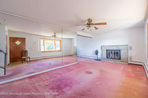 Living - 660 Pine Meadow Rd, Brick, NJ 08724 photo 5 of 7