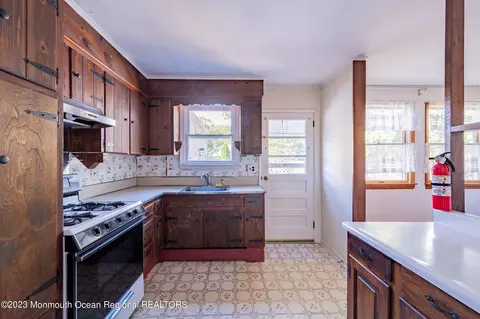 Kitchen - 660 Pine Meadow Rd, Brick, NJ 08724 photo 1 of 3