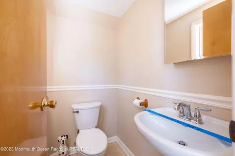 Bath - 660 Pine Meadow Rd, Brick, NJ 08724 photo 1 of 2