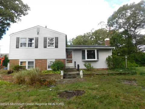 Exterior - 660 Pine Meadow Rd, Brick, NJ 08724 photo 3 of 8