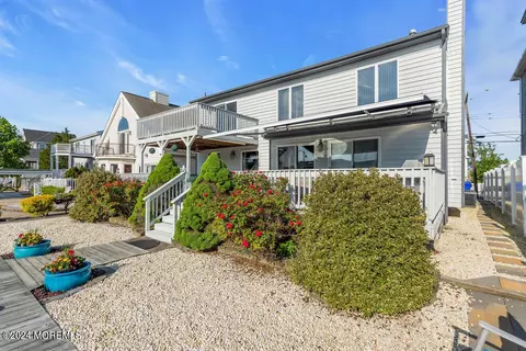 Exterior - 739 Drum Point Rd, Brick, NJ 08723 photo 6 of 8