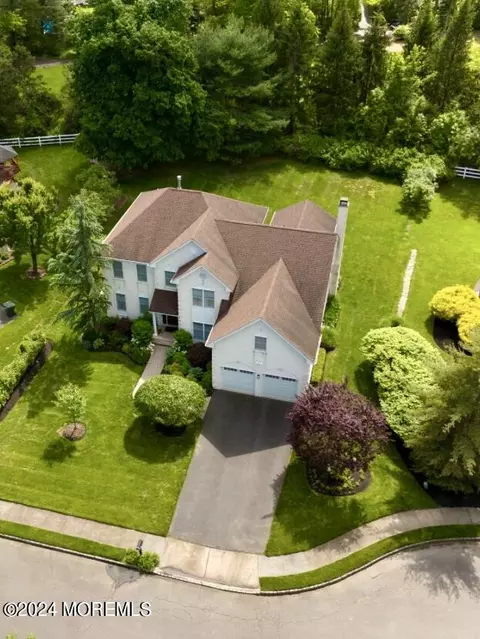 7 Hogans Aly, Farmingdale, NJ 07727
