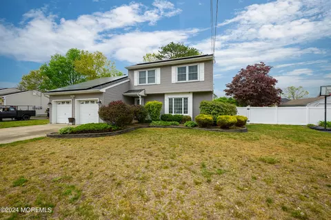 1821 5th Ave, Toms River, NJ 08757