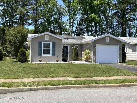 13 Kent Dr, Brick, NJ 08723