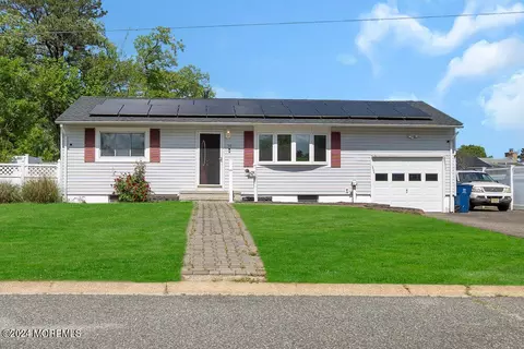 30 Bucknell Dr, Toms River, NJ 08757