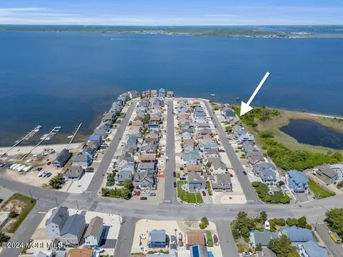 316 Roberts Ave, Seaside Park, NJ 08752
