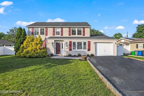 53 Idlewild Ln, Aberdeen, NJ 07747