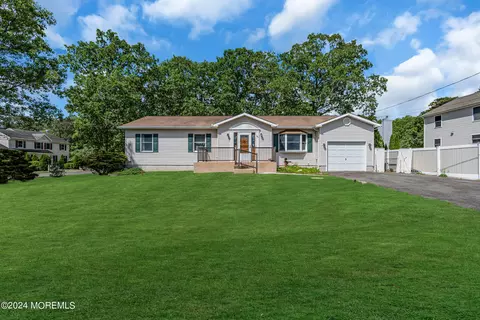 301 Northampton Blvd, Toms River, NJ 08757