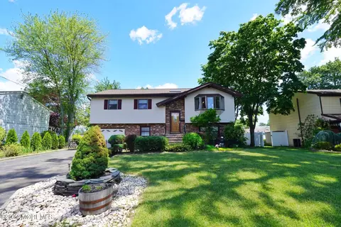 12 Cypress St, Hazlet, NJ 07730