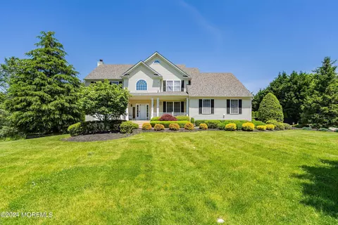 301 Karen Ct, Freehold, NJ 07728