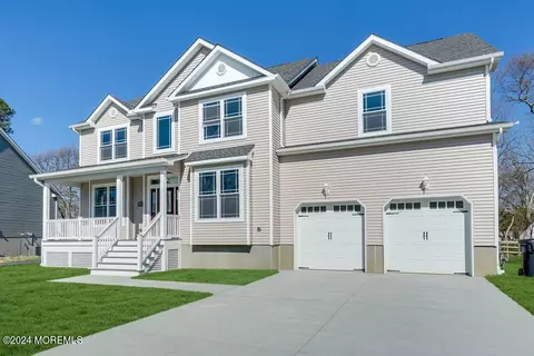 864 Woodbury Dr, Jackson, NJ 08527