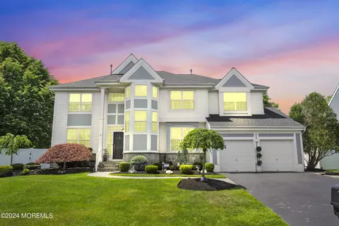 3 Hauser Ln, Matawan, NJ 07747