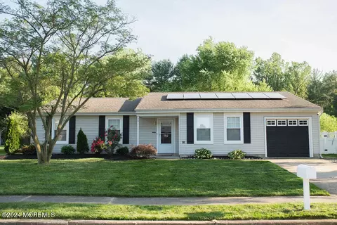 15 Lawrence Ln, Westampton, NJ 08060