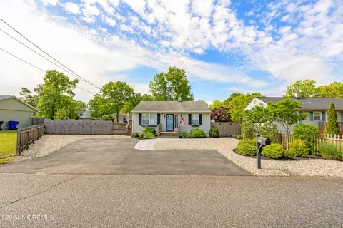 1627 Shore Blvd, Toms River, NJ 08753