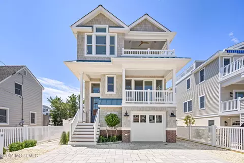 10 E 20th St, Long Beach Township, NJ 08008