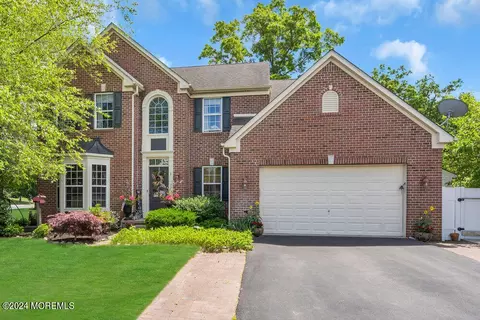 1 Warren Point Ct, Howell, NJ 07731