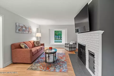 Living - 676 Locust Point Rd, Rumson, NJ 07760 photo 1 of 4