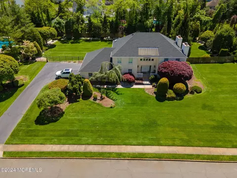 10 Statesboro Rd, Freehold, NJ 07728