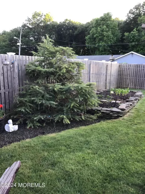 Exterior - 2 5th Ave, Monroe, NJ 08831 photo 6 of 7