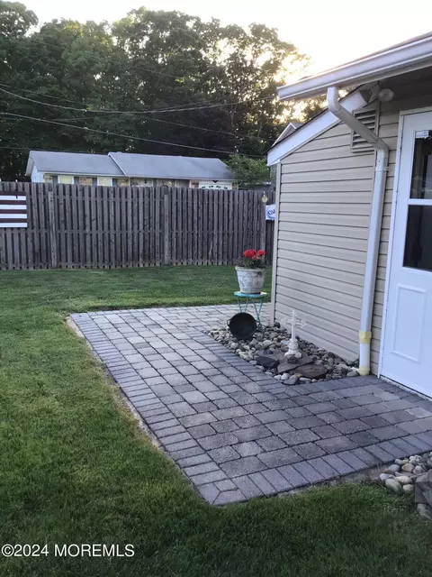 Exterior - 2 5th Ave, Monroe, NJ 08831 photo 7 of 7