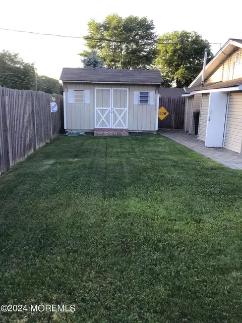 Exterior - 2 5th Ave, Monroe, NJ 08831 photo 5 of 7
