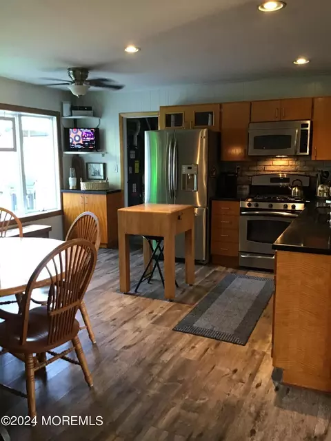 Kitchen - 2 5th Ave, Monroe, NJ 08831 photo 1 of 2