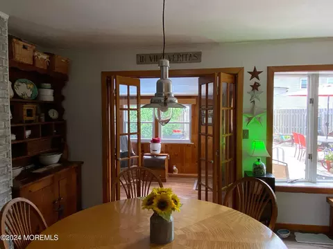 Dining - 2 5th Ave, Monroe, NJ 08831 photo 2 of 2