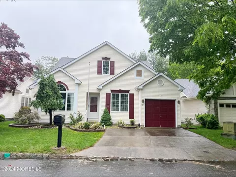30 S Baker Dr, Jackson, NJ 08527