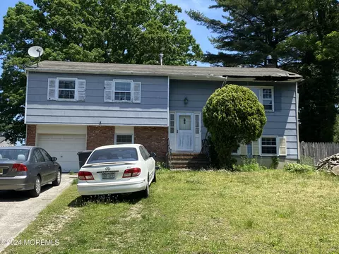 609 Brookside Dr, Toms River, NJ 08753