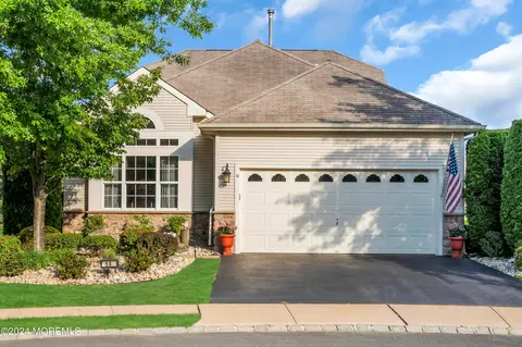14 Modena Ct, Manchester, NJ 08759