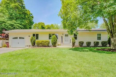 59 Sherman Ave, Bayville, NJ 08721