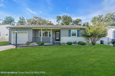 10 York St, Toms River, NJ 08757