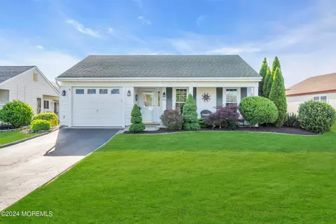 160 Buckingham Dr N, Manchester, NJ 08759