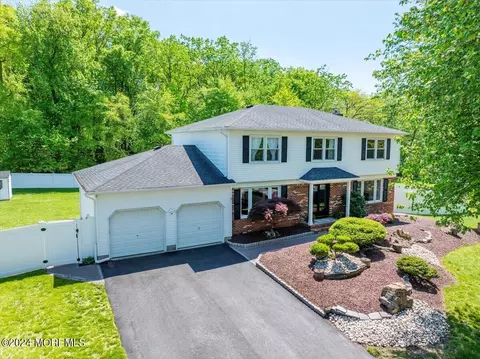 7 Steeplechase Dr, Marlboro, NJ 07746