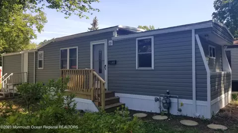 52 Sams Ct, Hazlet, NJ 07730