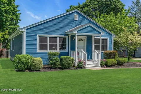 106 Chestnut Ave, Atlantic Highlands, NJ 07716