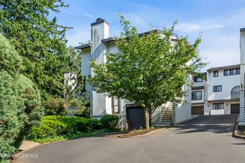 123 Tower Hill Dr, Red Bank, NJ 07701