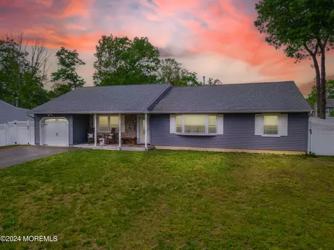 1936 Teakwood Rd, Toms River, NJ 08753