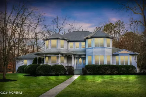 1982 Leonard Dr, Toms River, NJ 08755