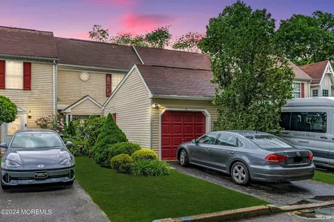 36 Van Pelt Ct, East Brunswick, NJ 08816